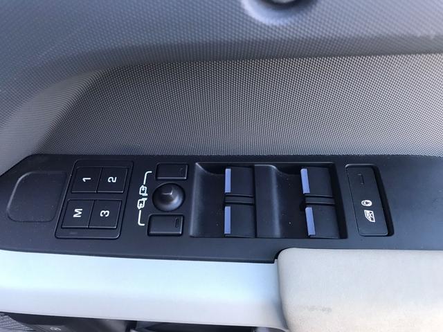 ディフェンダー １１０ＸＳエディション　Ｐ３００　４ＷＤ　全周囲カメラ　クリアランスソナー　オートクルーズコントロール　レーンアシスト　パワーシート　衝突被害軽減システム　サンルーフ　ナビ　オートライト　ＬＥＤヘッドランプ　アルミホイール（39枚目）