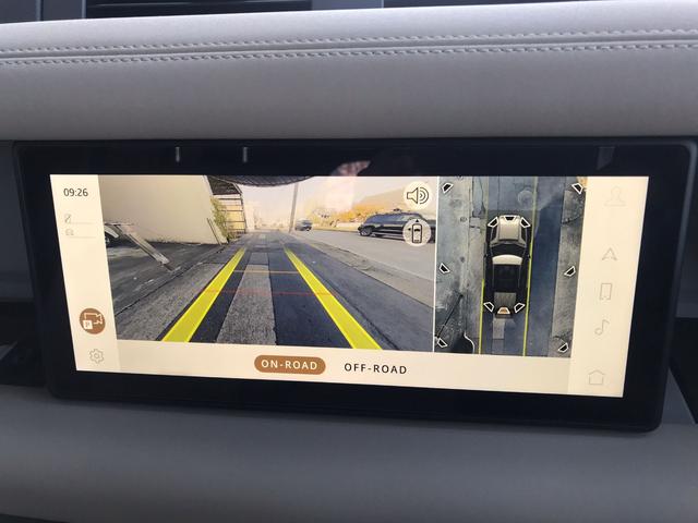 ディフェンダー １１０ＸＳエディション　Ｐ３００　４ＷＤ　全周囲カメラ　クリアランスソナー　オートクルーズコントロール　レーンアシスト　パワーシート　衝突被害軽減システム　サンルーフ　ナビ　オートライト　ＬＥＤヘッドランプ　アルミホイール（44枚目）