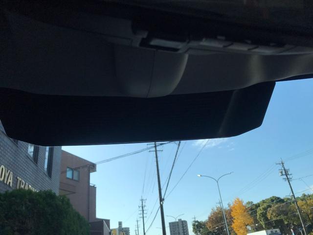 ディフェンダー １１０ＸＳエディション　Ｐ３００　４ＷＤ　全周囲カメラ　クリアランスソナー　オートクルーズコントロール　レーンアシスト　パワーシート　衝突被害軽減システム　サンルーフ　ナビ　オートライト　ＬＥＤヘッドランプ　アルミホイール（50枚目）