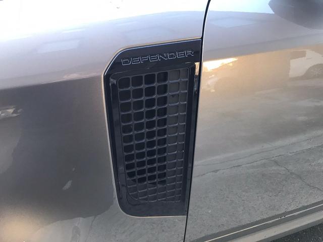 ディフェンダー １１０ＸＳエディション　Ｐ３００　４ＷＤ　全周囲カメラ　クリアランスソナー　オートクルーズコントロール　レーンアシスト　パワーシート　衝突被害軽減システム　サンルーフ　ナビ　オートライト　ＬＥＤヘッドランプ　アルミホイール（54枚目）