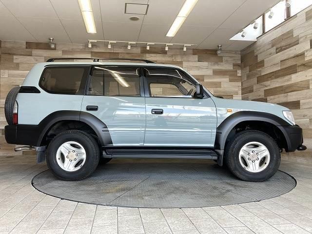 〒ＴＸリミテッド　全塗装車両元色シルバー　４ＷＤ　ワンオーナー　サンルーフ　３列８人乗り　リアヒーター　ＣＤ再生　純正アルミホイール　サイドステップ　背面タイヤ　純正ＨＤＤナビ　フォグライト　シガーソケット(14枚目)