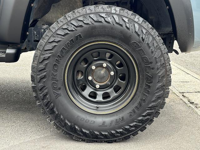 ハイラックスサーフ ＳＳＲ－Ｘ　全塗装済　４ＷＤ　ＲＯＵＧＨＣＯＵＮＴＲＹ６インチリフトアップ　ヒッチメンバー　センターデフロック　サンルーフ　ディスプレイオーディオ　バックカメラ　ＥＴＣ　ジオランダーマッドテレーン　テールガード（22枚目）