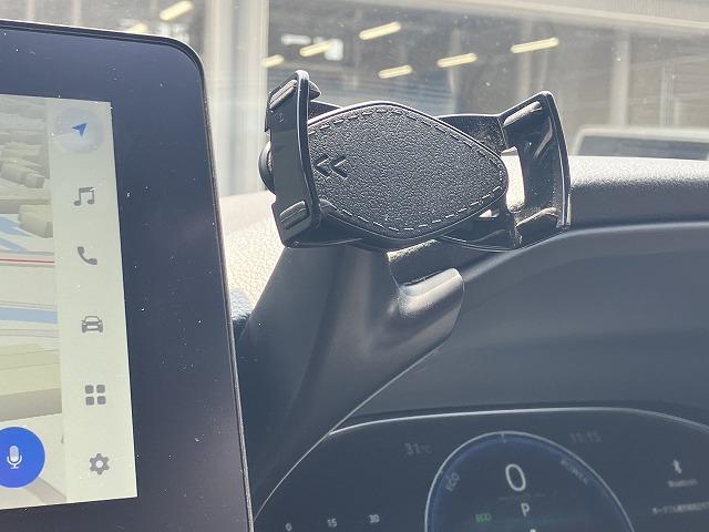 ハリアーハイブリッド Ｚ　“Ｌｅａｔｈｅｒ　Ｐａｃｋａｇｅ”　禁煙　純正ナビ　フルセグＴＶ　全周囲カメラ　ＪＢＬサウンド　黒革シート　ＥＴＣ２．０　パワーシート　シートヒーター／クーラー　ステアリングヒーター　電動リアゲート　ＡＣ１００Ｖ　純正１９インチＡＷ（35枚目）