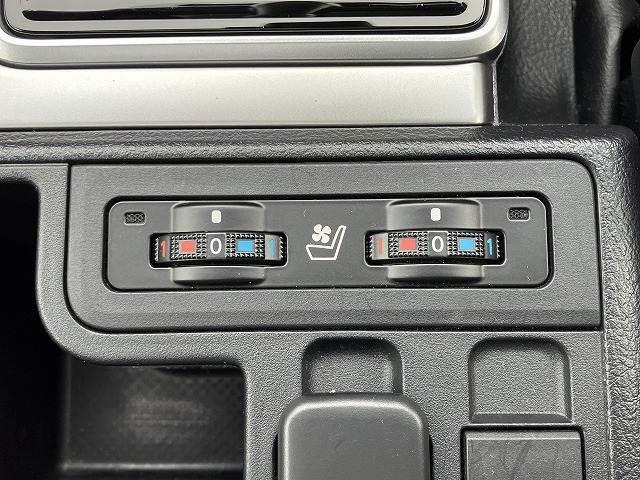 ランドクルーザープラド ＴＸ　“Ｌパッケージ”　禁煙車　サンルーフ　アルパイン９型ナビＢＩＧＸ　黒革　シートヒーター／クーラー　ＬＥＤヘッドライト　ルーフレール　バックカメラ　ＥＴＣ　パワーシート　クルーズコントロール　ドラレコ　純正１７インチＡＷ（8枚目）