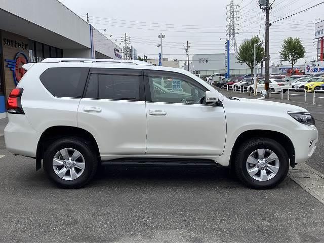 ランドクルーザープラド ＴＸ　“Ｌパッケージ”　禁煙車　サンルーフ　アルパイン９型ナビＢＩＧＸ　黒革　シートヒーター／クーラー　ＬＥＤヘッドライト　ルーフレール　バックカメラ　ＥＴＣ　パワーシート　クルーズコントロール　ドラレコ　純正１７インチＡＷ（15枚目）