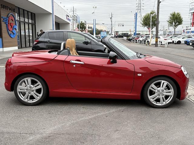 コペン セロ　禁煙車　６速マニュアル　ターボ　シートヒーター　ＥＴＣ　純正１６インチアルミ　プッシュスタート　オートエアコン　電動格納ミラー　ＧＴスペックアルミペダル　フォグランプ　社外足回り　社外マフラー（32枚目）