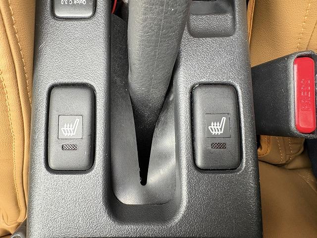 コペン セロ　禁煙車　６速マニュアル　ターボ　シートヒーター　ＥＴＣ　純正１６インチアルミ　プッシュスタート　オートエアコン　電動格納ミラー　ＧＴスペックアルミペダル　フォグランプ　社外足回り　社外マフラー（58枚目）
