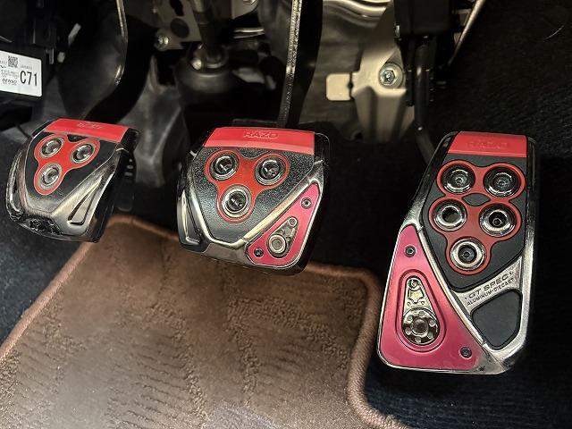 コペン セロ　禁煙車　６速マニュアル　ターボ　シートヒーター　ＥＴＣ　純正１６インチアルミ　プッシュスタート　オートエアコン　電動格納ミラー　ＧＴスペックアルミペダル　フォグランプ　社外足回り　社外マフラー（59枚目）