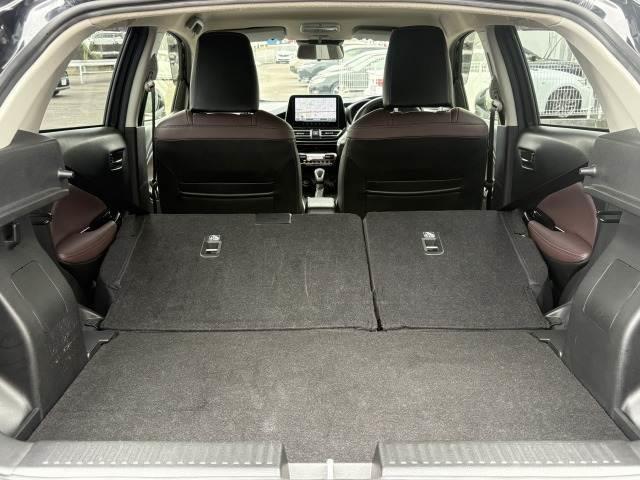 フロンクス ベースグレード　禁煙車　全周囲カメラ　純正ナビ　フルセグＴＶ　ハーフレザーシート　ＥＴＣ　シートヒーター　追従クルーズコントロール　ＢＳＭ　ＬＥＤヘッドライト　Ｑｉ充電　ＥＴＣ　純正１６インチアルミ　プッシュスタート（13枚目）