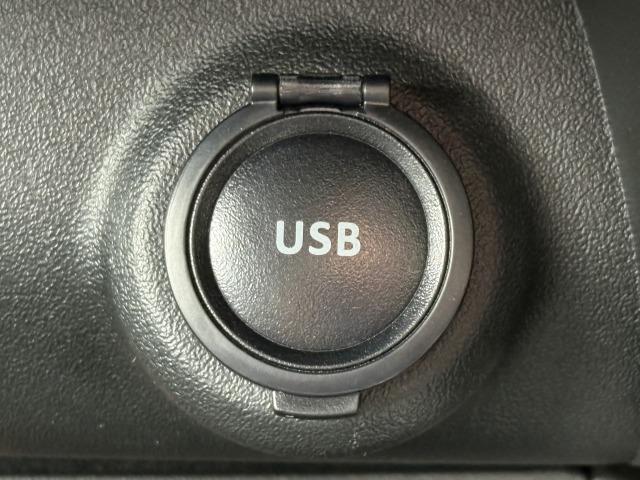 フロンクス ベースグレード　禁煙車　全周囲カメラ　純正ナビ　フルセグＴＶ　ハーフレザーシート　ＥＴＣ　シートヒーター　追従クルーズコントロール　ＢＳＭ　ＬＥＤヘッドライト　Ｑｉ充電　ＥＴＣ　純正１６インチアルミ　プッシュスタート（37枚目）