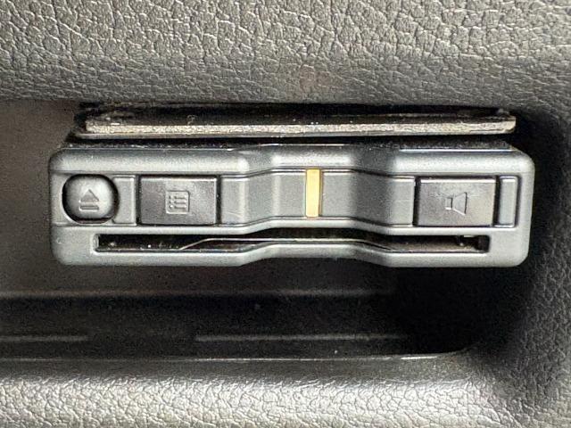 フロンクス ベースグレード　禁煙車　全周囲カメラ　純正ナビ　フルセグＴＶ　ハーフレザーシート　ＥＴＣ　シートヒーター　追従クルーズコントロール　ＢＳＭ　ＬＥＤヘッドライト　Ｑｉ充電　ＥＴＣ　純正１６インチアルミ　プッシュスタート（47枚目）