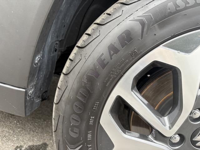 フロンクス ベースグレード　禁煙車　全周囲カメラ　純正ナビ　フルセグＴＶ　ハーフレザーシート　ＥＴＣ　シートヒーター　追従クルーズコントロール　ＢＳＭ　ＬＥＤヘッドライト　Ｑｉ充電　ＥＴＣ　純正１６インチアルミ　プッシュスタート（70枚目）