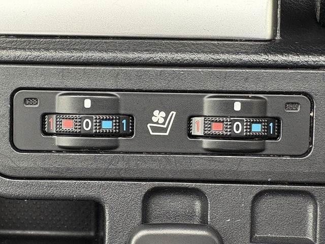 ランドクルーザープラド TX Lパッケージ 禁煙車 サンルーフ ALPINEフローティングナビ 純正19インチAW シートヒーター/クーラー ETC 寒冷地仕様 ルーフレール トヨタセーフティセンス バックカメラ パワーシート バックフォグ(8枚目)