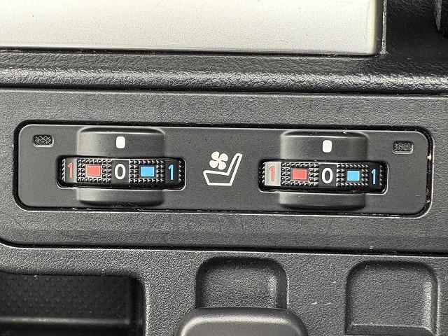 ランドクルーザープラド TX Lパッケージ 禁煙車 サンルーフ ALPINEフローティングナビ 純正19インチAW シートヒーター/クーラー ETC 寒冷地仕様 ルーフレール トヨタセーフティセンス バックカメラ パワーシート バックフォグ(38枚目)