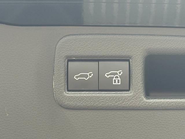 ハリアーハイブリッド Ｚ　レザーパッケージ　禁煙車　モデリスタエアロ　全周囲カメラ　純正１２．３ナビ　ＢＳＭ　ＨＵＤ　黒革　デジタルインナーミラー　ＥＴＣ２．０　ＪＢＬサウンド　パワーバックドア　シートヒーター／クーラー　ステアリングヒーター（9枚目）