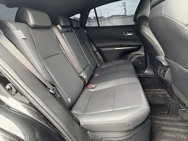 ハリアーハイブリッド Ｚ　レザーパッケージ　禁煙車　モデリスタエアロ　全周囲カメラ　純正１２．３ナビ　ＢＳＭ　ＨＵＤ　黒革　デジタルインナーミラー　ＥＴＣ２．０　ＪＢＬサウンド　パワーバックドア　シートヒーター／クーラー　ステアリングヒーター（12枚目）