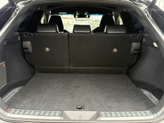 ハリアーハイブリッド Ｚ　レザーパッケージ　禁煙車　モデリスタエアロ　全周囲カメラ　純正１２．３ナビ　ＢＳＭ　ＨＵＤ　黒革　デジタルインナーミラー　ＥＴＣ２．０　ＪＢＬサウンド　パワーバックドア　シートヒーター／クーラー　ステアリングヒーター（13枚目）