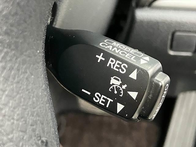 クラウンハイブリッド アスリートＧ　禁煙車　サンルーフ　黒革　メーカーナビ　フルセグＴＶ　ＬＥＤヘッド　バックカメラ　シートメモリー　プッシュスタート　追従クルーズコントロール　パワーシート　純正１８インチＡＷ　ＥＴＣ　オートライト（10枚目）