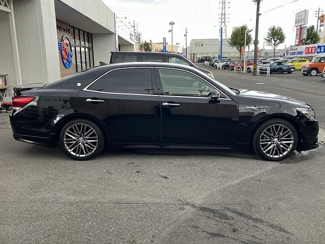 クラウンハイブリッド アスリートＧ　禁煙車　サンルーフ　黒革　メーカーナビ　フルセグＴＶ　ＬＥＤヘッド　バックカメラ　シートメモリー　プッシュスタート　追従クルーズコントロール　パワーシート　純正１８インチＡＷ　ＥＴＣ　オートライト（24枚目）