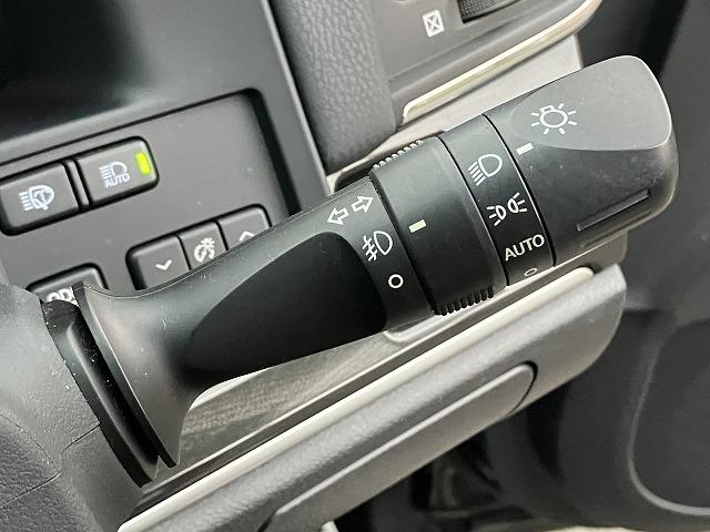 クラウンハイブリッド アスリートＧ　禁煙車　サンルーフ　黒革　メーカーナビ　フルセグＴＶ　ＬＥＤヘッド　バックカメラ　シートメモリー　プッシュスタート　追従クルーズコントロール　パワーシート　純正１８インチＡＷ　ＥＴＣ　オートライト（41枚目）