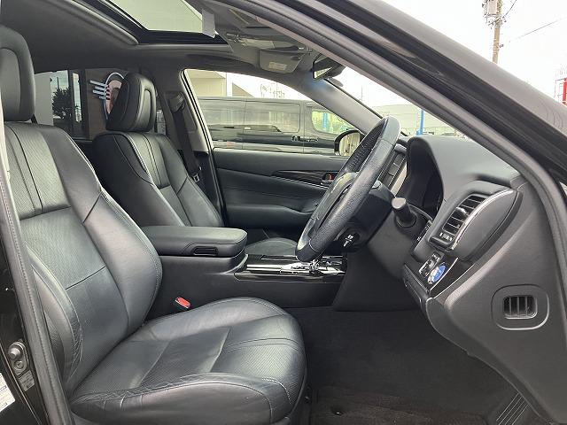 クラウンハイブリッド アスリートＧ　禁煙車　サンルーフ　黒革　メーカーナビ　フルセグＴＶ　ＬＥＤヘッド　バックカメラ　シートメモリー　プッシュスタート　追従クルーズコントロール　パワーシート　純正１８インチＡＷ　ＥＴＣ　オートライト（45枚目）