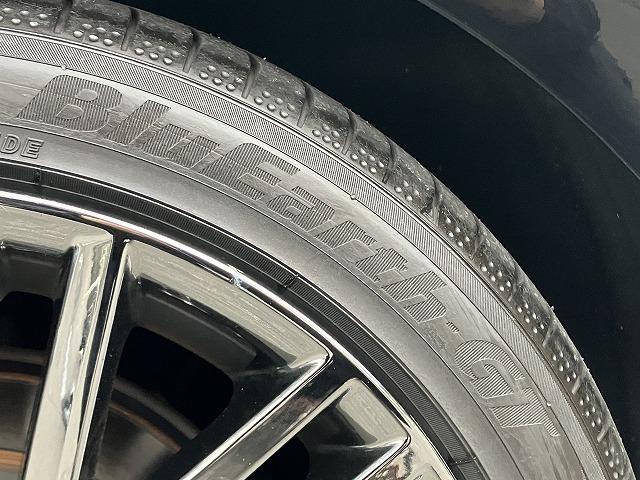 クラウンハイブリッド アスリートＧ　禁煙車　サンルーフ　黒革　メーカーナビ　フルセグＴＶ　ＬＥＤヘッド　バックカメラ　シートメモリー　プッシュスタート　追従クルーズコントロール　パワーシート　純正１８インチＡＷ　ＥＴＣ　オートライト（55枚目）