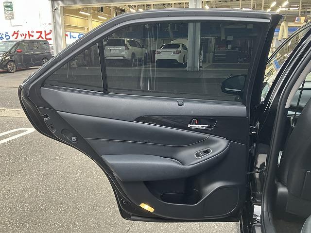 クラウンハイブリッド アスリートＧ　禁煙車　サンルーフ　黒革　メーカーナビ　フルセグＴＶ　ＬＥＤヘッド　バックカメラ　シートメモリー　プッシュスタート　追従クルーズコントロール　パワーシート　純正１８インチＡＷ　ＥＴＣ　オートライト（66枚目）