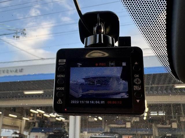 ジューク １５ＲＸ　Ｖセレクション　禁煙車　純正ナビ　バックカメラ　ＥＴＣ　前方ドラレコ　電動格納ミラー　プッシュスタート　衝突軽減ブレーキ　Ｄ－ＭＯＤＥ　ＣＤ／ＤＶＤ再生　オートライト　純正１７インチアルミ　アイソフィックス（6枚目）