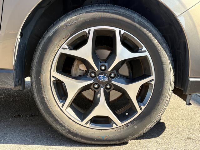 フォレスター ２．０ｉ－Ｓ　アイサイト　禁煙車　ルーフレール　ＥＴＣ　ＢＳＭ　ダイヤトーンサウンド７型ナビ　フルセグＴＶ　ＬＥＤヘッドライト　純正１８インチＡＷ　ハーフレザーシート　シートヒーター　ＸＭＯＤＥ　電動リアゲート　パワーシート（53枚目）