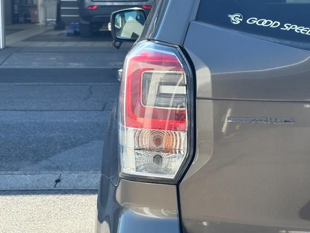 フォレスター ２．０ｉ－Ｓ　アイサイト　禁煙車　ルーフレール　ＥＴＣ　ＢＳＭ　ダイヤトーンサウンド７型ナビ　フルセグＴＶ　ＬＥＤヘッドライト　純正１８インチＡＷ　ハーフレザーシート　シートヒーター　ＸＭＯＤＥ　電動リアゲート　パワーシート（62枚目）