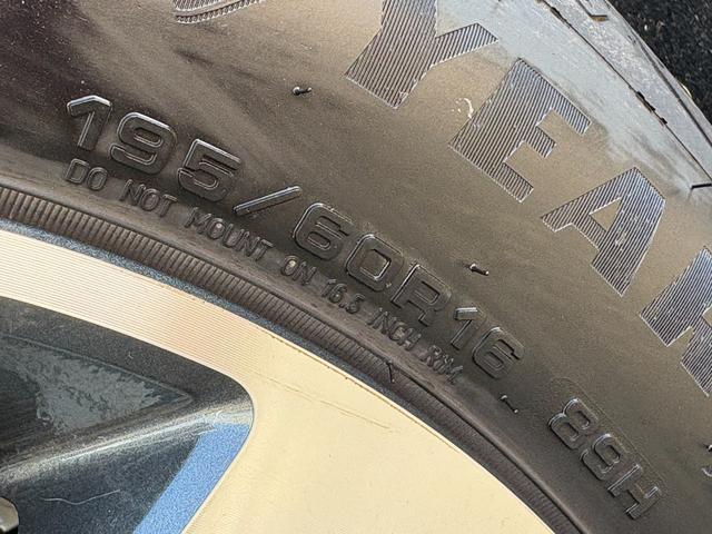 フロンクス ベースグレード 禁煙 純正ナビ 全周囲カメラ BSM HUD LEDヘッドライト 追従クルーズコントロール シートヒーター ワイヤレス充電 プッシュスタート クリアランスソナー SPORTモード 純正16インチAW(63枚目)