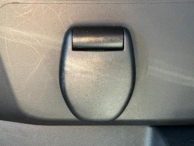 エクストレイル ２０Ｘｉ　Ｖセレクション　禁煙　４ＷＤ　全周囲カメラ　プロパイロット　ＥＴＣ２．０　ルーフレール　純正ナビ　フルセグＴＶ　デジタルインナーミラー　パワーシート　電動リアゲート　シートヒーター　ＬＥＤヘッド　純正１８インチアルミ（42枚目）