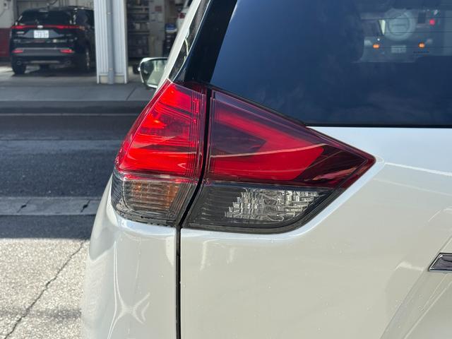 エクストレイル 20Xi 禁煙車 全周囲カメラ 純正9型ナビ プロパイロット ETC カプロンシート デジタルインナーミラー 純正18インチアルミ 電動リアゲート クリアランスソナー フルセグ エマージェンシーブレーキ(31枚目)