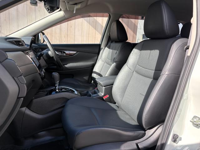 エクストレイル 20Xi 禁煙車 全周囲カメラ 純正9型ナビ プロパイロット ETC カプロンシート デジタルインナーミラー 純正18インチアルミ 電動リアゲート クリアランスソナー フルセグ エマージェンシーブレーキ(68枚目)