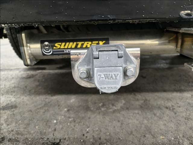 ハイエースバン スーパーＧＬ　ダークプライムＩＩ　純正ナビ／全周囲モニター／衝突軽減ブレーキ／純正１５インチアルミホイール／ヒッチメンバー／ＡＣ１００Ｖ／スマートキー／プッシュスタート／オートエアコン／ドライブレコーダー／フロントフォグランプ／（6枚目）