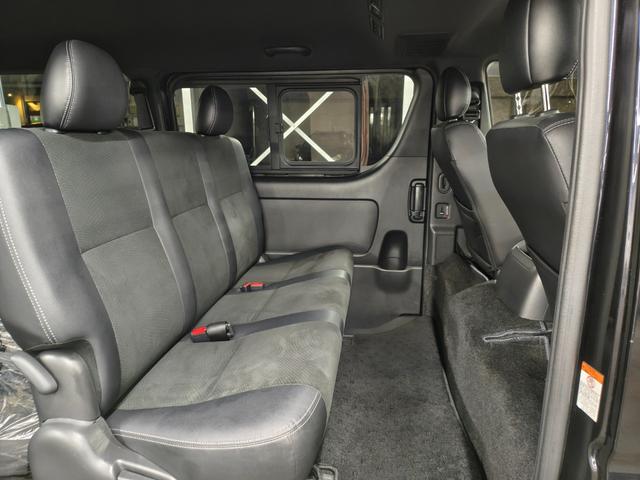 ハイエースバン スーパーＧＬ　ダークプライムＩＩ　純正ナビ／全周囲モニター／衝突軽減ブレーキ／純正１５インチアルミホイール／ヒッチメンバー／ＡＣ１００Ｖ／スマートキー／プッシュスタート／オートエアコン／ドライブレコーダー／フロントフォグランプ／（46枚目）