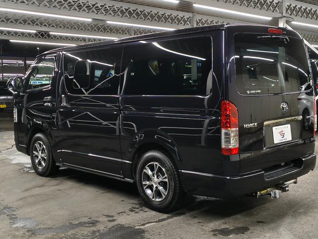 ハイエースバン スーパーＧＬ　ダークプライムＩＩ　純正ナビ／全周囲モニター／衝突軽減ブレーキ／純正１５インチアルミホイール／ヒッチメンバー／ＡＣ１００Ｖ／スマートキー／プッシュスタート／オートエアコン／ドライブレコーダー／フロントフォグランプ／（79枚目）