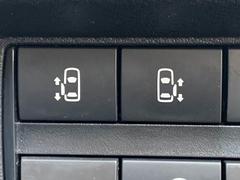 【両側電動スライドドア】運転席よりボタンひとつで開閉可能なスライドドアです。雨の日のお迎えの時など役立ちますね。 4