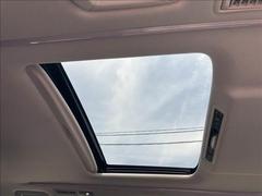 【サンルーフ】人気メーカーオプション。開放感溢れる車内を演出します☆ 6