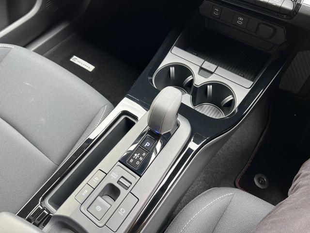 プリウス Ｇ　新車コンプリートカー　ＫＵＨＬエアロキット　ＢＬＩＴＺ車高調　ＶＥＲＺ１９インチＡＷ　ＦＡＬＫＥＮタイヤ　８インチディスプレイオーディオ　ＬＥＤヘッドライト　クルーズコントロール　クリアランスソナー（8枚目）