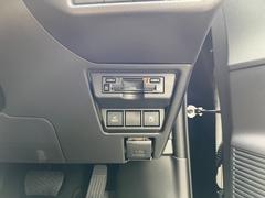 ＥＴＣ車載器装着時はステアリング右側にビルトイン式で取付となります。高速道路使用時のドライブには欠かせないオプションパーツです。ＥＴＣ２．０の装着も可能です。 5