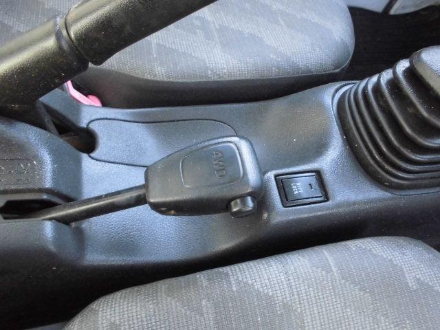 キャリイトラック FC農繁仕様 5速ミッション 4WD エアコン パワステ ショートホイールベース 車検令和8年8月まで 7インチポータブルナビ付(11枚目)