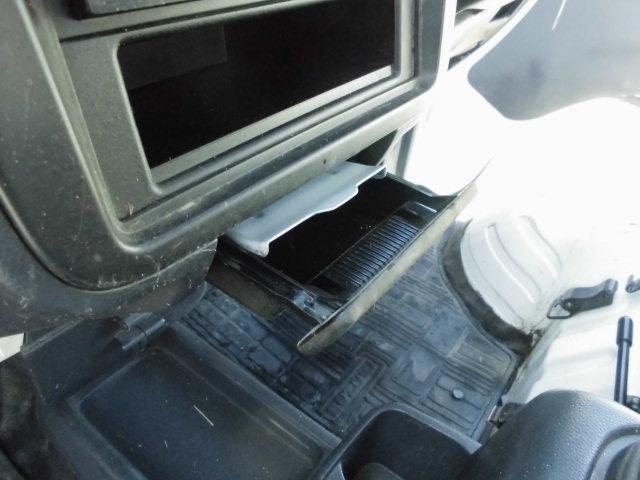 キャリイトラック FC農繁仕様 5速ミッション 4WD エアコン パワステ ショートホイールベース 車検令和8年8月まで 7インチポータブルナビ付(14枚目)