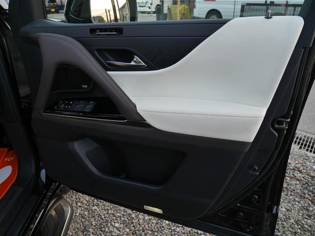 LX LX600 モデリスタエアロ オプション22インチアルミ マークレビンソン ホワイトレザー サンルーフ 寒冷地仕様 クールボックス デジタルインナーミラー 置くだけ充電 3眼LEDヘッド ドラレコ 7人乗り(18枚目)