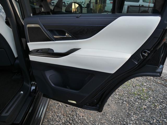 LX LX600 モデリスタエアロ オプション22インチアルミ マークレビンソン ホワイトレザー サンルーフ 寒冷地仕様 クールボックス デジタルインナーミラー 置くだけ充電 3眼LEDヘッド ドラレコ 7人乗り(20枚目)