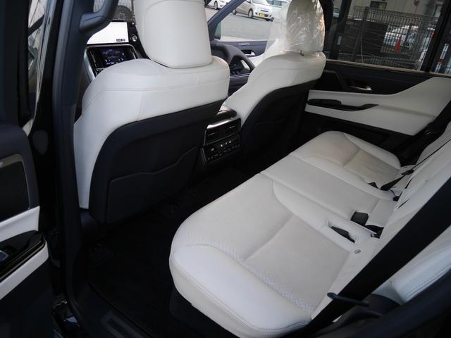 LX LX600 モデリスタエアロ オプション22インチアルミ マークレビンソン ホワイトレザー サンルーフ 寒冷地仕様 クールボックス デジタルインナーミラー 置くだけ充電 3眼LEDヘッド ドラレコ 7人乗り(30枚目)