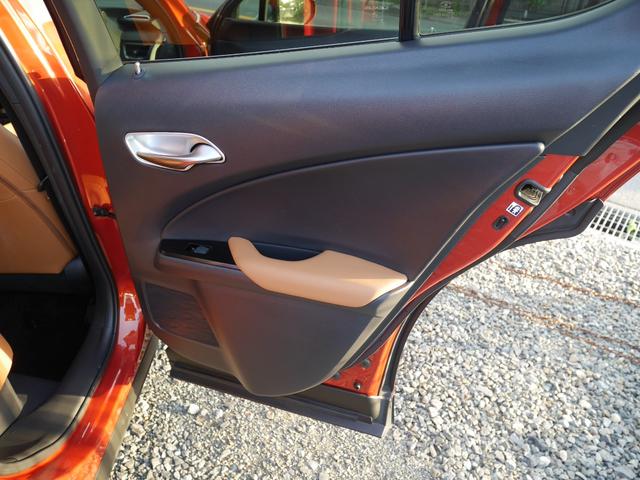 UX UX250h バージョンL 茶色本革レザー電動シート サンルーフ パノラマモニター フルセグ地デジ 3眼LEDヘッドライト 衝突軽減装置 パワーリアゲート バックカメラ レーンキーピング レーダークルーズコントロール ドラレコ(19枚目)