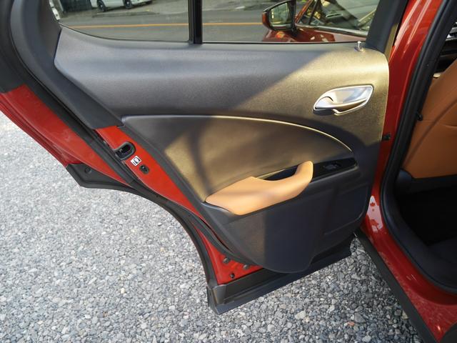 UX UX250h バージョンL 茶色本革レザー電動シート サンルーフ パノラマモニター フルセグ地デジ 3眼LEDヘッドライト 衝突軽減装置 パワーリアゲート バックカメラ レーンキーピング レーダークルーズコントロール ドラレコ(20枚目)