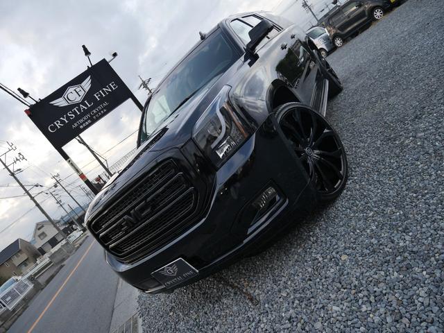 ＧＭＣユーコン ＳＬＴ　２６インチアルミホイール　２０１９年モデル　スマートキー　ブラックレザーシート　パワーリアゲート　ブラックカスタムペイント　セカンドベンチシート　ＢＯＳＥサウンド　オートチェック済（2枚目）