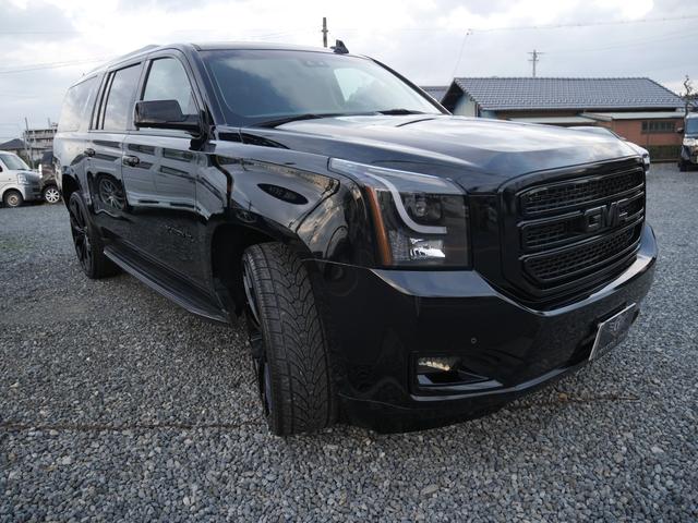 ＧＭＣユーコン ＳＬＴ　２６インチアルミホイール　２０１９年モデル　スマートキー　ブラックレザーシート　パワーリアゲート　ブラックカスタムペイント　セカンドベンチシート　ＢＯＳＥサウンド　オートチェック済（7枚目）